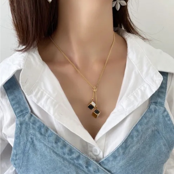๐ฒLV CHARM DICE ๐ฒ NECKLACES ๐ฒ - Picture 1 of 3